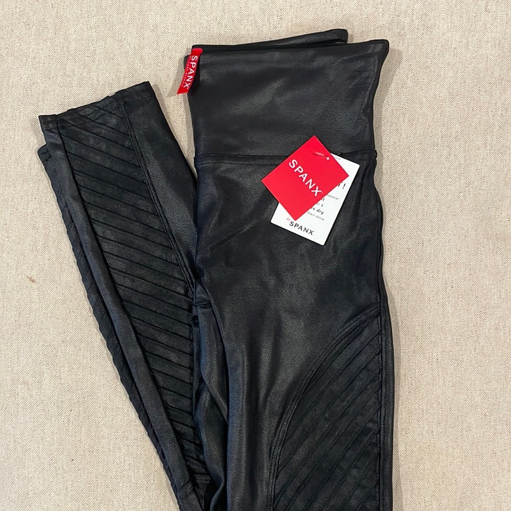 Spanx leggings size XS. BRAND NEW WITH TAGS